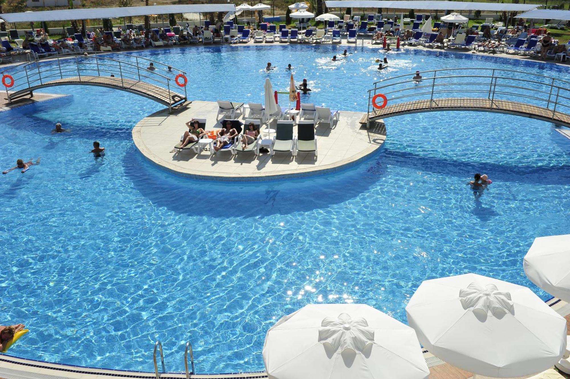 Cenger Beach Resort Spa Kizilot Exterior photo